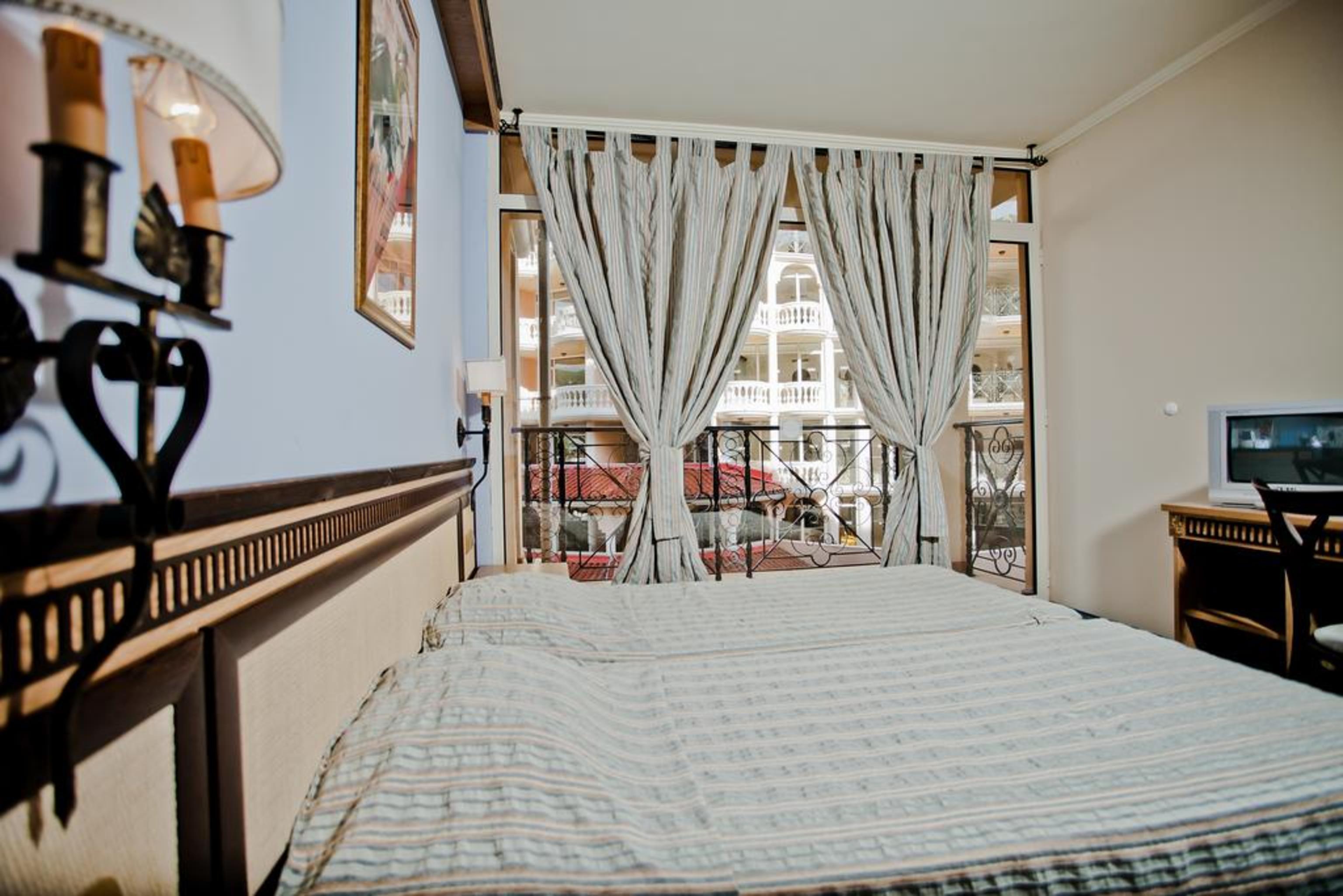 Atrium Beach Hotel Elenite Esterno foto