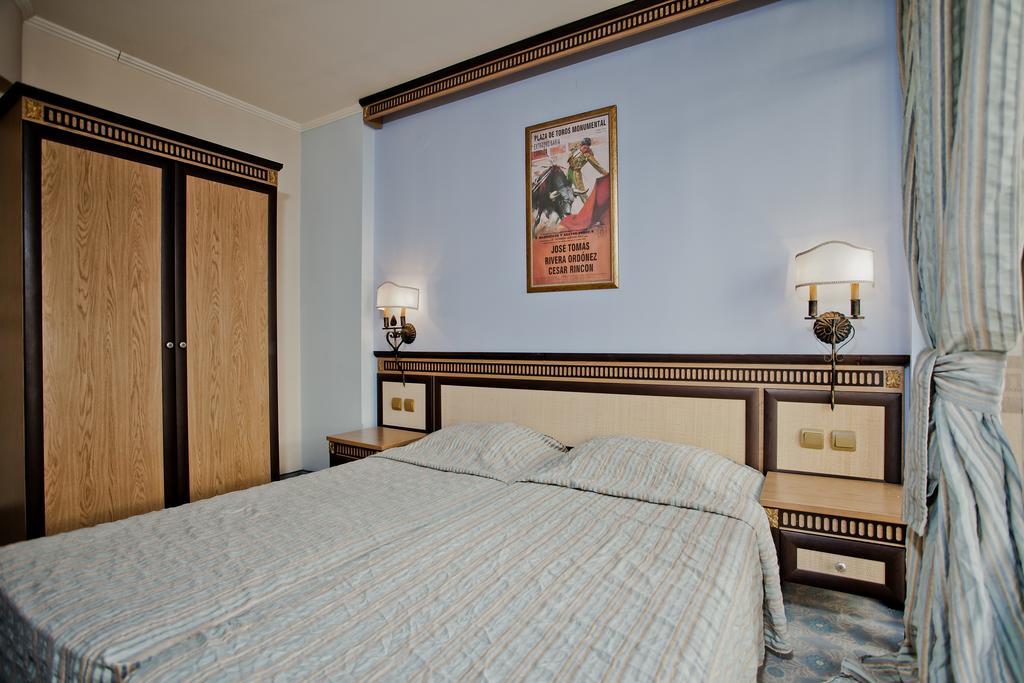 Atrium Beach Hotel Elenite Esterno foto