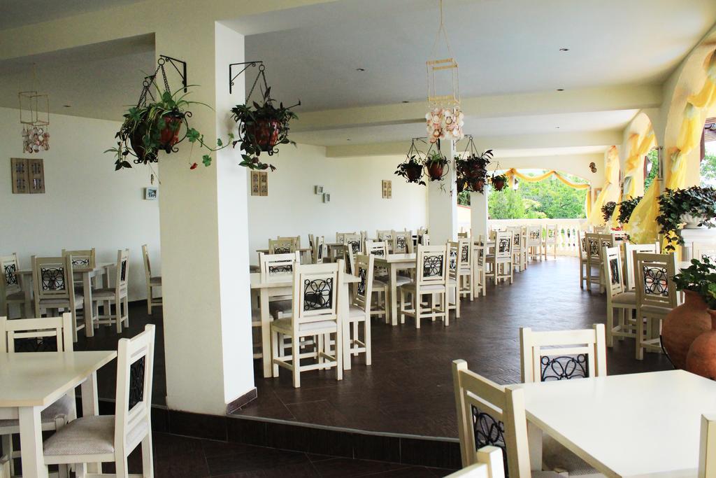 Atrium Beach Hotel Elenite Esterno foto