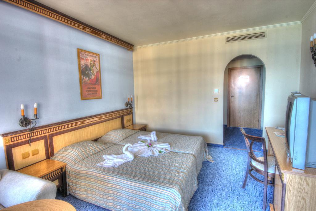 Atrium Beach Hotel Elenite Esterno foto