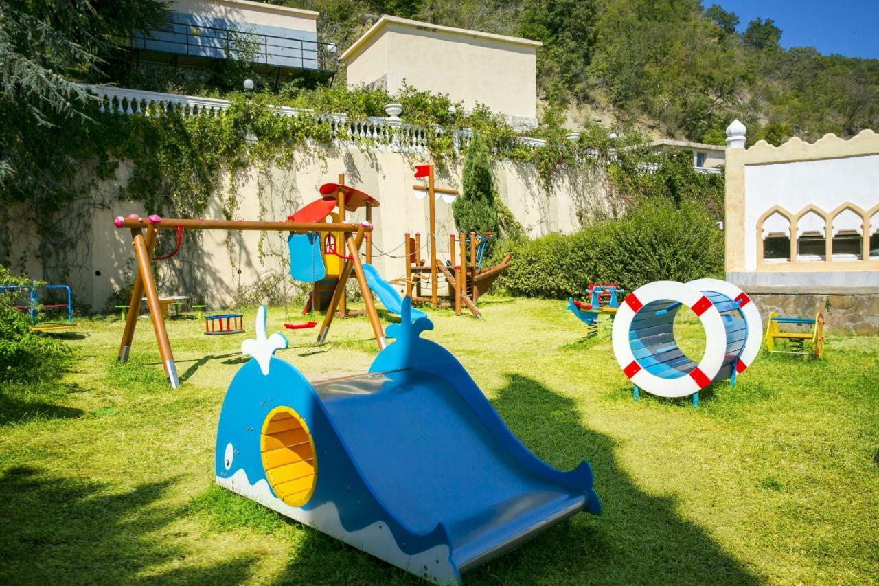 Atrium Beach Hotel Elenite Esterno foto